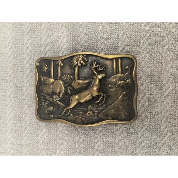 Vintage 1978 BTS Solid Brass Belt Buckle Deer Hunting Wilderness Made In USA - Picture 4 of 4
